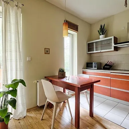 Urban Nest - Waw Chopin Airport Wygledowska 10 * ורשה